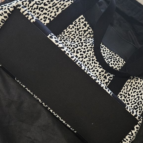 Saint Laurent Paris Olona Leopard Spotted Canvas Tote - Picture 3 of 8